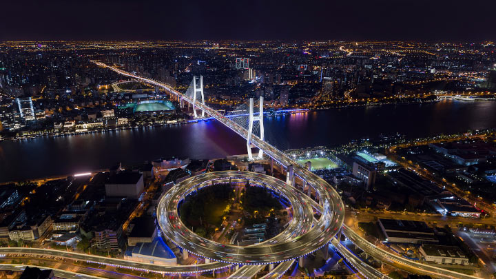 Signify shines dynamic on bridges and rivers | Signify company website